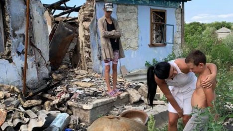 Многодетная семья из Иванча, оставшаяся без крыши над головой после пожара, отметила новоселье