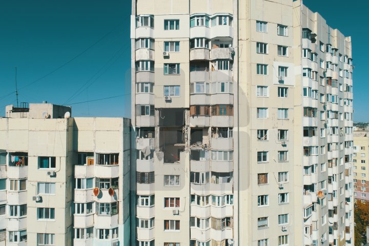 IMAGINI DIN DRONÄ. Cum aratÄ apartamentele distruse de explozia din sectorul RÃ¢Ècani (FOTO/VIDEO)
